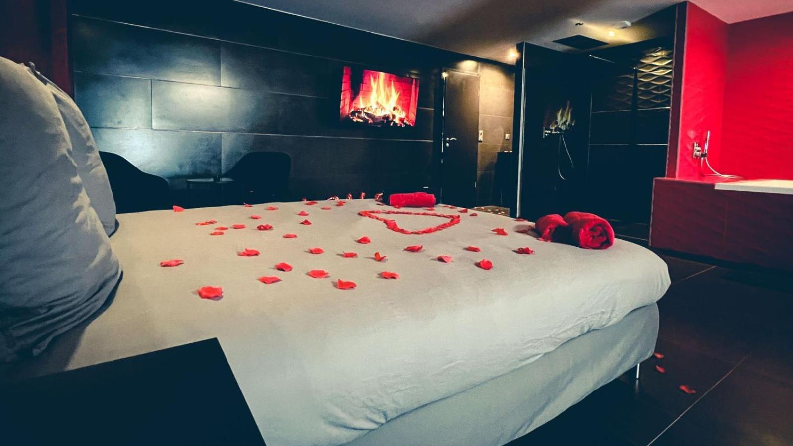 Le Confiden'spa Loft 55m2 Jacuzzi - Billard - Cheminee - Terrasse Apartment *